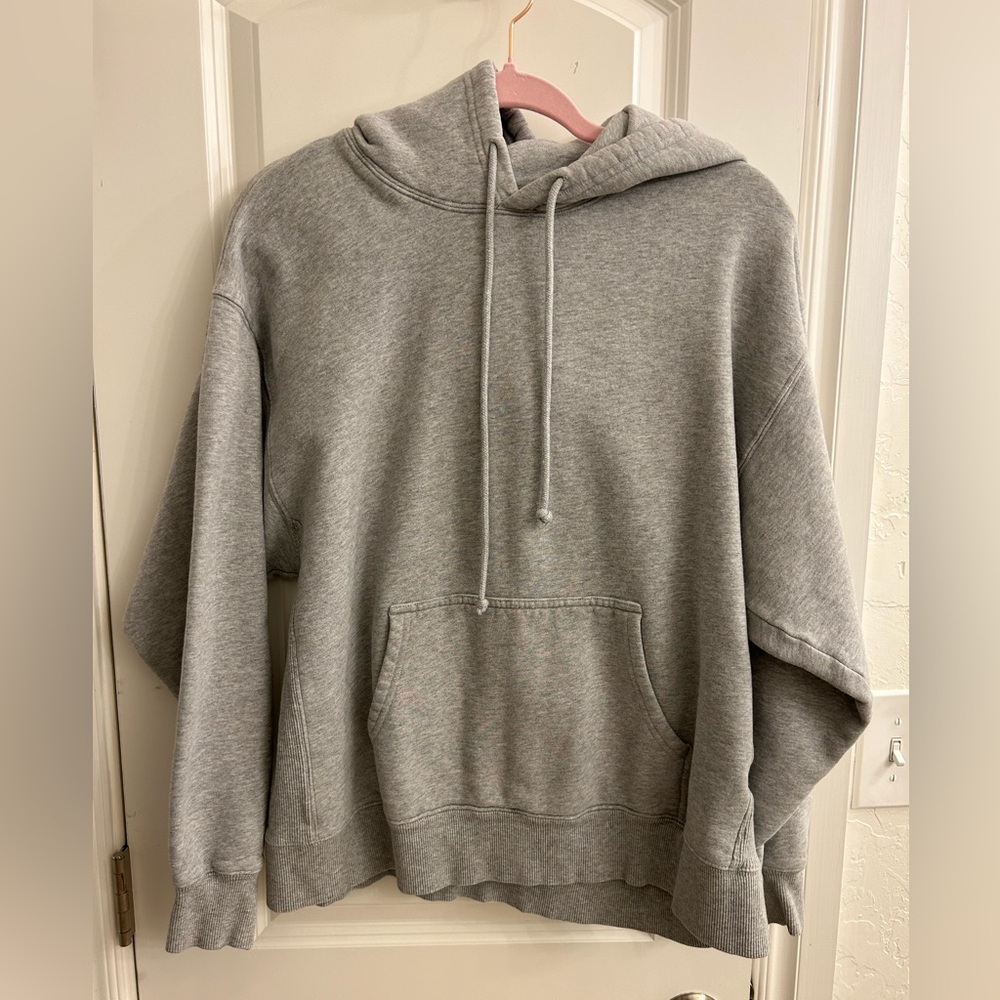 TNA Sweatshirt! 🩶